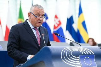 ČEPS podal trestní oznámení kvůli nákupu plynovodů. Ohrozí tím post eurokomisaře Síkely?